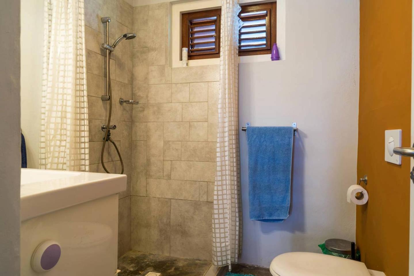 Bario Hotel Willemstad Oda fotoğraf